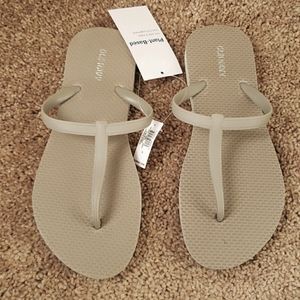 🔶️5 for $30🔶️ Old Navy flip flops